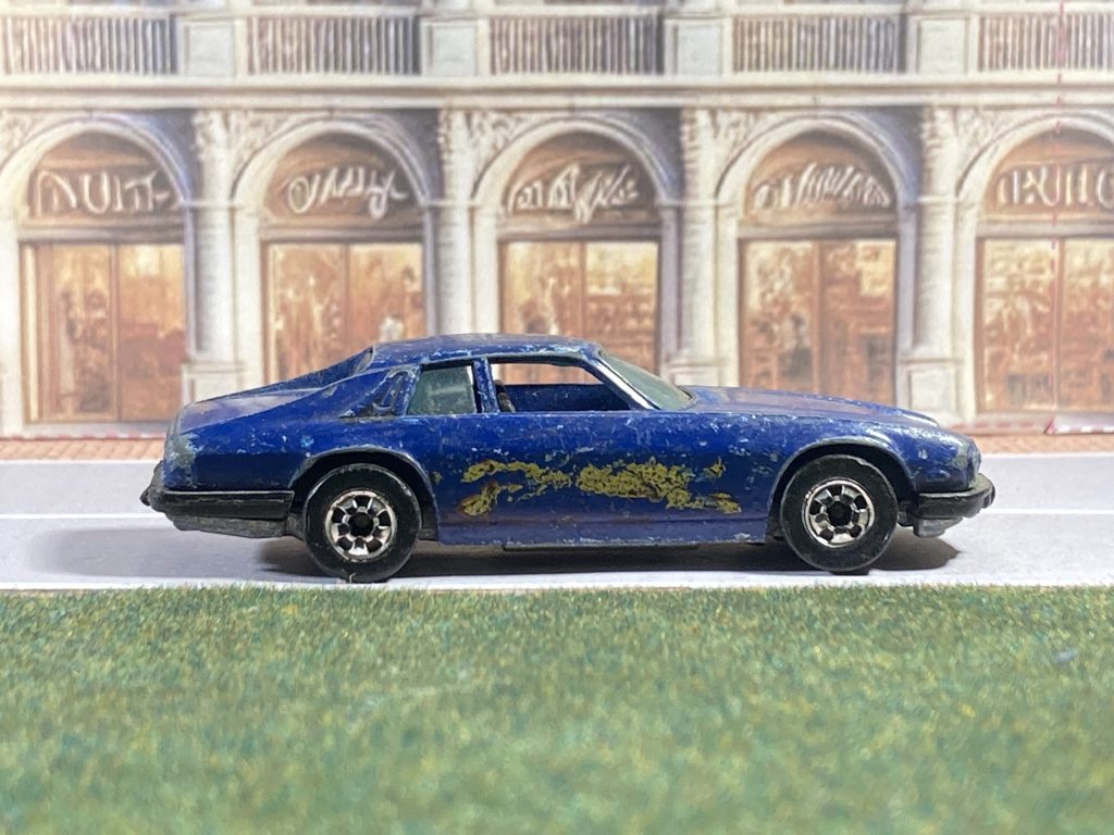 Hot Wheels Mainline  Jaguar XJ-S