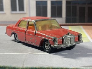 Siku Mercedes-Benz 250 W 114