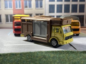 Majorette Série 200 Mercedes-Benz Animal truck