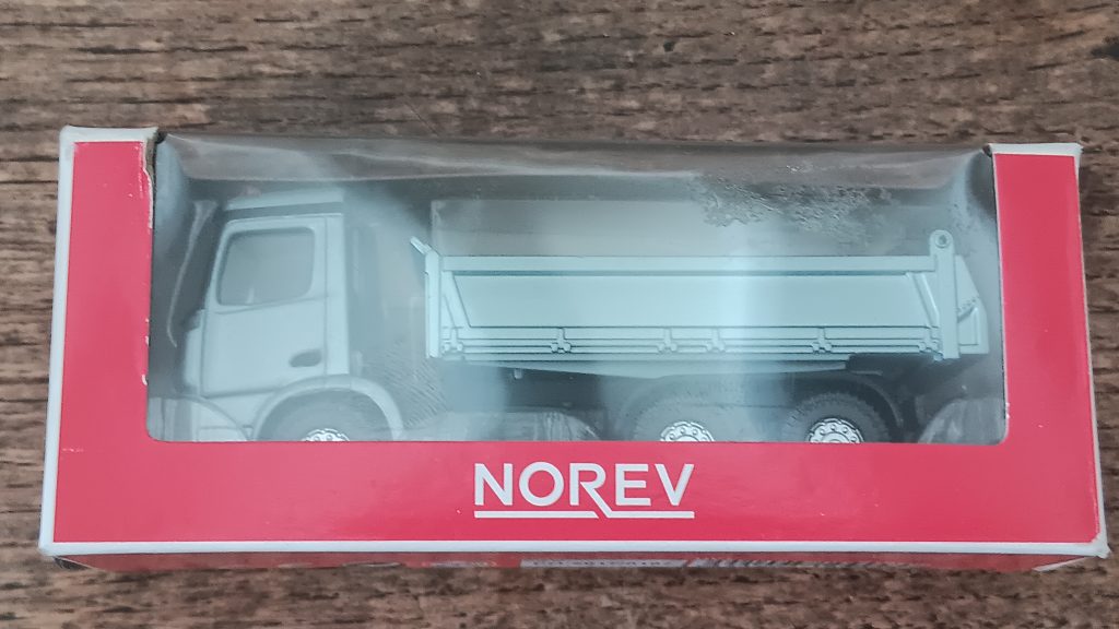 Norev 3 inchs Mercedes-Benz Arocs Nicolas FORGET collection