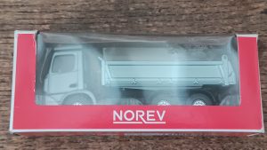 Norev 3 inchs Mercedes-Benz Arocs