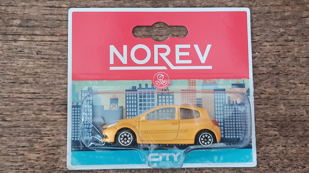 Norev 3 inchs  S/N 316441 Lot : PO2016/0228#2 Renault Clio III RS