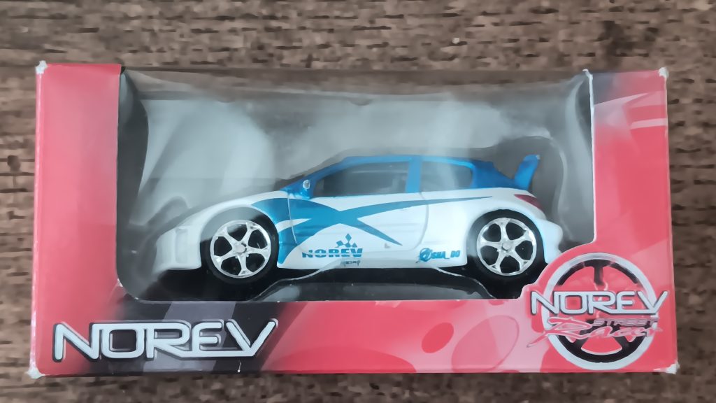 Norev 3 inchs  S/N 319101 Peugeot 206 Tuning