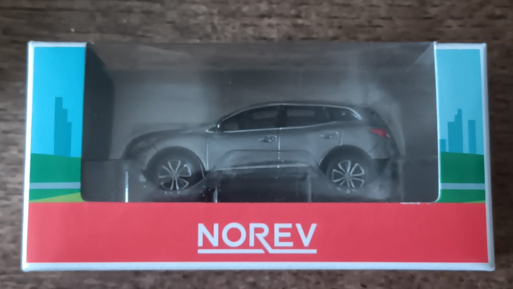 Norev 3 inchs  S/N 319001 Lot : PO 2015/0114 Renault Kadjar