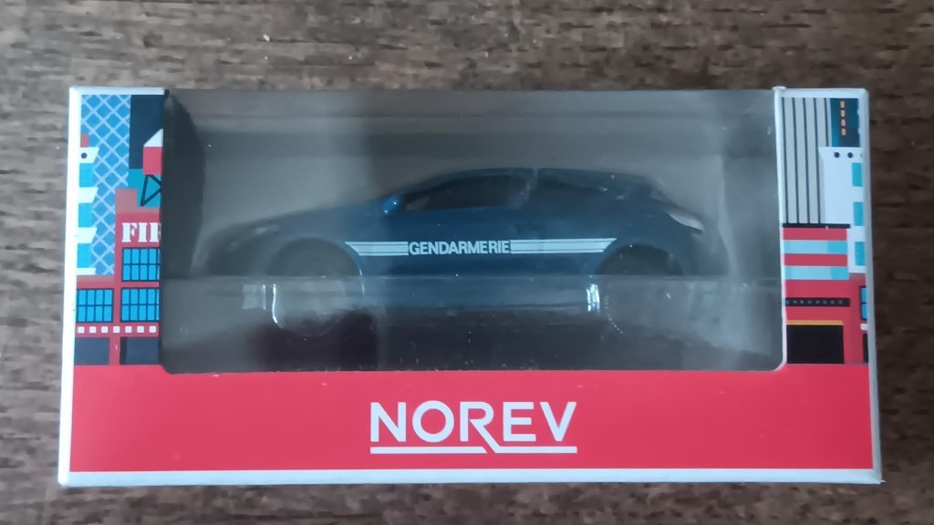 Norev 3 inchs  S/N 319211 Lot : PO2015/0126 Renault Megane III Coupé