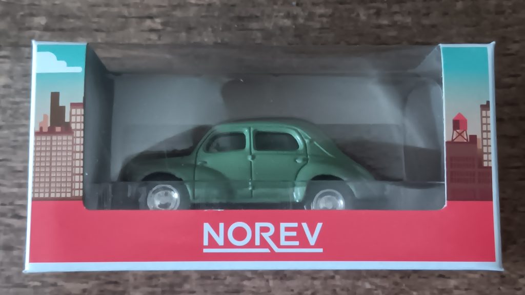 Norev 3 inchs  S/N 319201 Lot : PO 2014/0267 Renault 4 CV