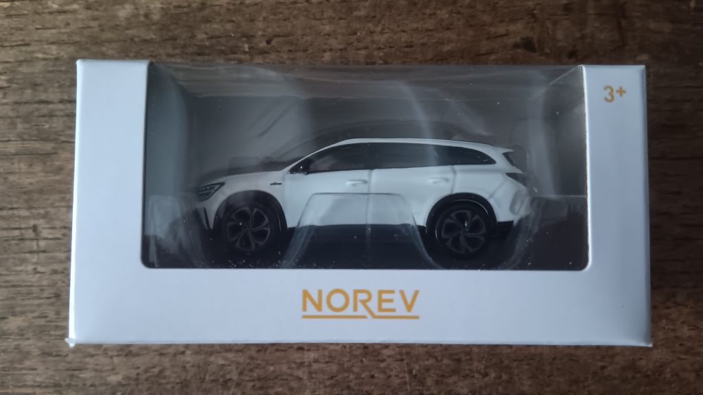 Norev 3 inchs  S/N 310955 Lot : 2023/043 Renault Espace VI