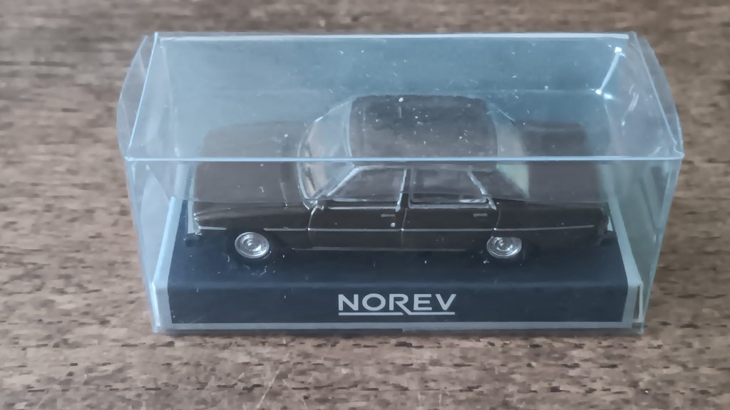 Norev 1/87ème  S/N 476410 Peugeot 604 SL