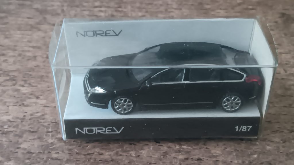 Norev 1/87ème  S/N 155617 Citroën C6
