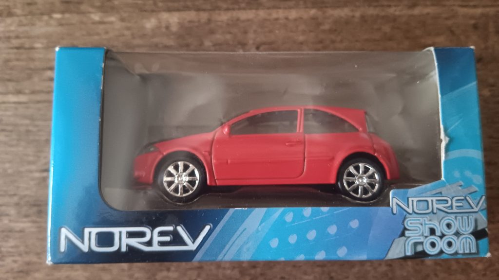 Norev 3 inchs  S/N 319001 Renault Megane II 3Portes