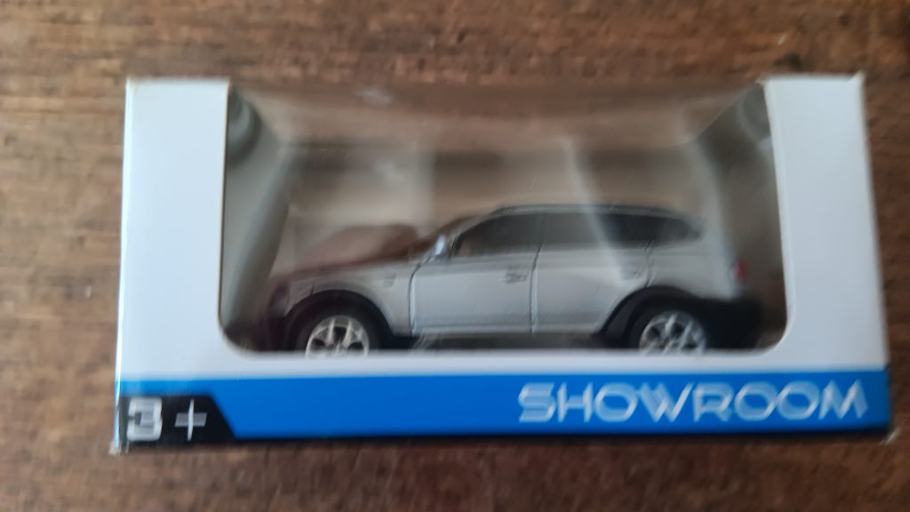 Norev 3 inchs  S/N 319000 BMW X3