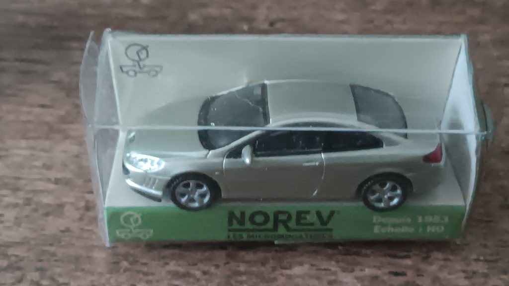 Norev 1/87ème  S/N 474781 Peugeot 407 Coupé