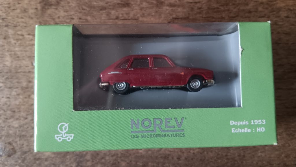 Norev 1/87ème  S/N 511680 Renault 16
