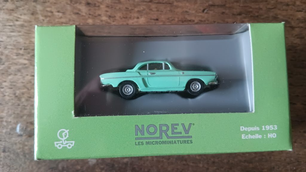 Norev 1/87ème  S/N 513100 Renault Caravelle